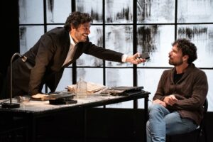 Brindisi, lunedì 20 novembre Lino Guanciale e Francesco Montanari al Teatro Impero con ‘L’uomo più crudele del mondo’