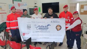‘Tuffo di Capodanno 2024 Brindisi’, chiusa la XIV edizione: consegnati €4.300 della Raccolta Fondi al Gruppo Cisom di Brindisi