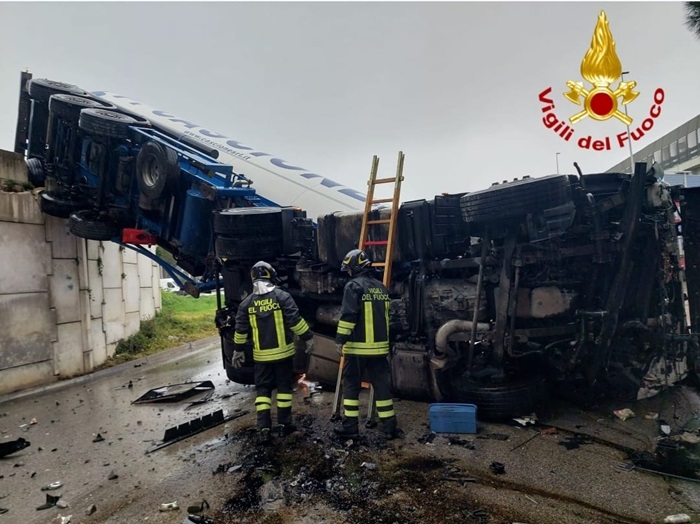 Brindisi autocisterna caduta cavalcavia 9 marzo 2024