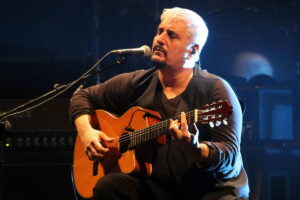 A dieci anni dalla scomparsa il tributo a Pino Daniele di Ettore Bassi e dell’Orchestra Tebaide: Femmena